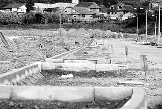 Las obras de urbanizaci�n se prolongar�n hasta la pr�xima primavera. Jos� Lores