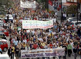 Manifestación en Cangas contra el proyecto de Massó